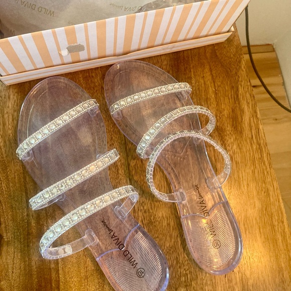 Clear Jelly Flats with Bling - Picture 2 of 3